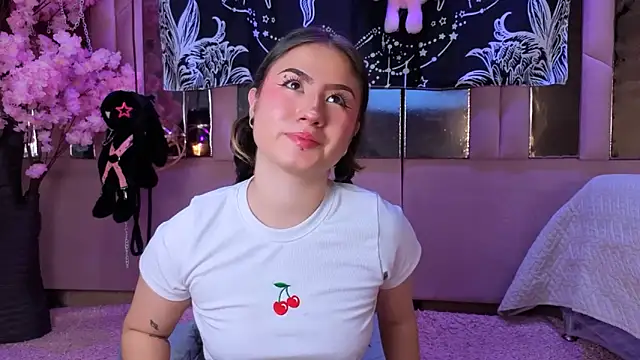 Snapshot of Naomistart chatting on 12/02/25, 08:48 Naomistart online show from 12/02/25, 08:48