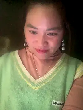 hotel222 online show from 11/23/25, 04:01