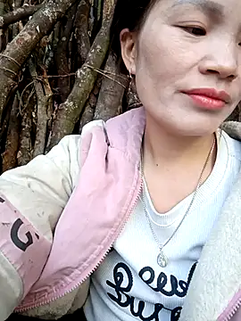 Snapshot of nangmo chatting on 11/26/25, 01:28 nangmo online show from 11/26/25, 01:28