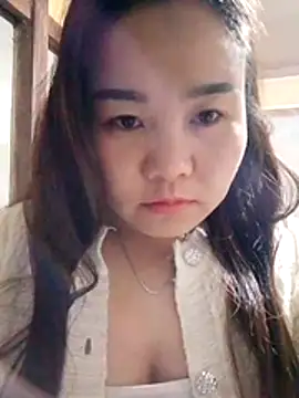 Snapshot of One-two22 chatting on 11/25/25, 10:21 One-two22 online show from 11/25/25, 10:21