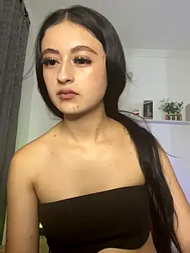 Snapshot of SOL_EF chatting on 11/28/25, 04:04 SOL EF online show from 11/28/25, 04:04