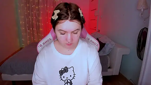 Snapshot of lovelyy_julia chatting on 02/01/26, 01:59 lovelyy julia online show from 02/01/26, 01:59