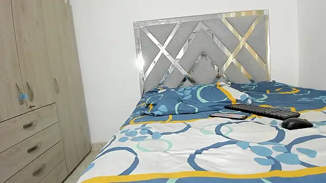 Snapshot of hinnataSmilerr chatting on 03/13/26, 03:40 hinnataSmilerr online show from 03/13/26, 03:40