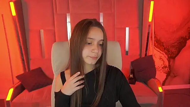 Snapshot of TinyNatalie chatting on 11/25/25, 07:19 TinyNatalie online show from 11/25/25, 07:19