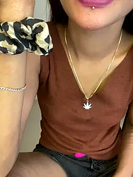 LOVELY BABYJI online show from 12/18/25, 10:32