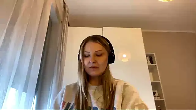BrianneVaneps online show from 12/04/25, 12:14