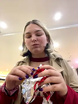 Snapshot of KateBurlesk chatting on 11/22/25, 09:08 KateBurlesk online show from 11/22/25, 09:08