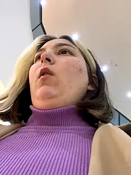 Snapshot of KateBurlesk chatting on 11/24/25, 08:25 KateBurlesk online show from 11/24/25, 08:25