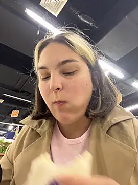 Snapshot of KateBurlesk chatting on 11/27/25, 09:11 KateBurlesk online show from 11/27/25, 09:11