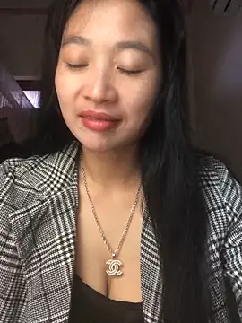 Lponeo029 online show from 12/01/25, 12:26