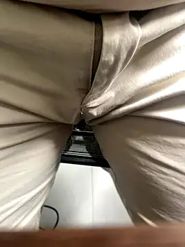 boyyyy2k1 online show from 12/22/25, 03:47