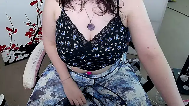 Snapshot of Hina-chou chatting on 02/06/26, 11:57 Hina-chou online show from 02/06/26, 11:57