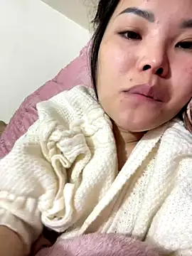 Snapshot of Hong8999 chatting on 12/14/25, 07:58 Hong8999 online show from 12/14/25, 07:58