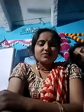 Snapshot of Pooja_hote chatting on 11/22/25, 04:06 Pooja hote online show from 11/22/25, 04:06