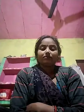 Snapshot of Pooja_hote chatting on 11/23/25, 09:14 Pooja hote online show from 11/23/25, 09:14