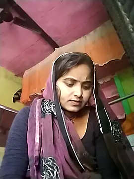 Snapshot of Pooja_hote chatting on 11/28/25, 02:47 Pooja hote online show from 11/28/25, 02:47