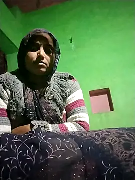 Snapshot of Pooja_hote chatting on 11/29/25, 04:10 Pooja hote online show from 11/29/25, 04:10