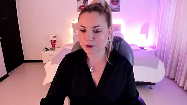 Snapshot of Violeta_Hotter chatting on 12/04/25, 11:08 Violeta Hotter online show from 12/04/25, 11:08