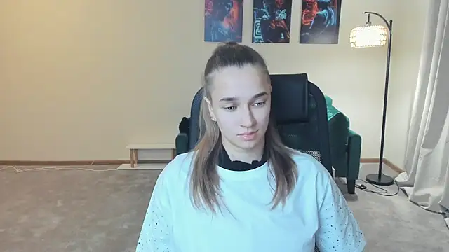 Snapshot of OkDevier chatting on 11/24/25, 02:06 OkDevier online show from 11/24/25, 02:06