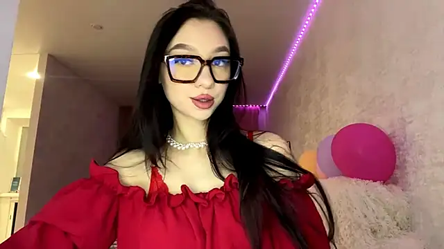 KristaLarmon online show from 12/04/25, 05:21