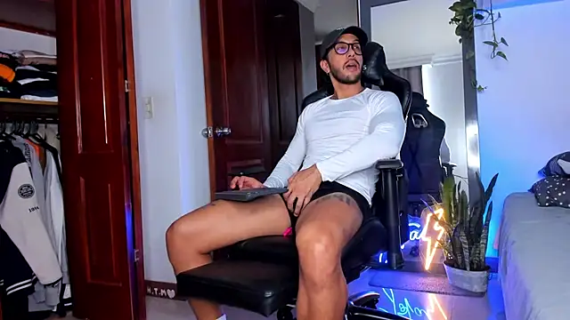 JotaCeliz online show from 12/13/25, 08:14