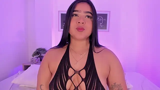 Snapshot of alejandrarojas_ chatting on 04/20/26, 01:03 alejandrarojas online show from 04/20/26, 01:03