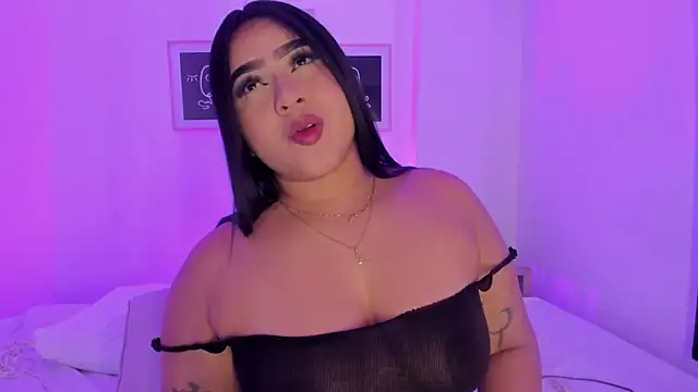 Snapshot of alejandrarojas_ chatting on 04/24/26, 12:40 alejandrarojas online show from 04/24/26, 12:40