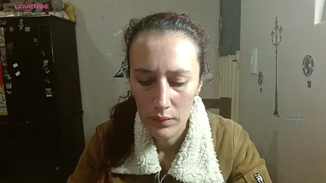 Snapshot of CASSANDRA_BROWN chatting on 12/01/25, 06:46 CASSANDRA BROWN online show from 12/01/25, 06:46