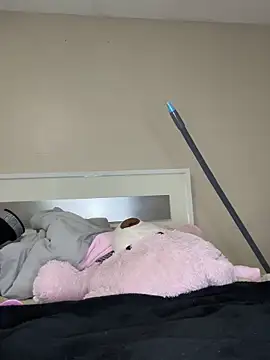 Snapshot of Kiki_hammyy chatting on 04/17/26, 08:34 Kiki hammyy online show from 04/17/26, 08:34