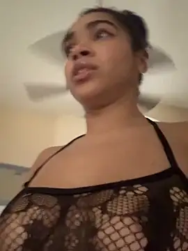 Snapshot of Kiki_hammyy chatting on 04/19/26, 07:05 Kiki hammyy online show from 04/19/26, 07:05