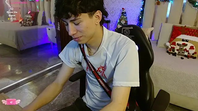 kaelwolf tay online show from 11/26/25, 07:26