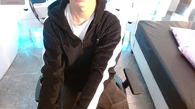 kaelwolf tay online show from 11/30/25, 11:47