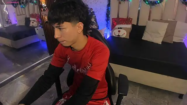 kaelwolf tay online show from 12/19/25, 07:32