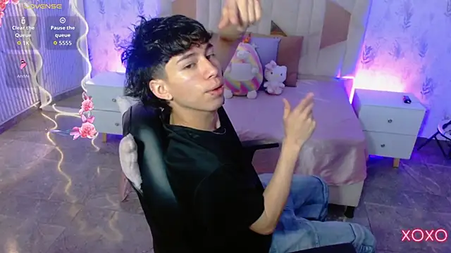 kaelwolf tay online show from 12/21/25, 11:39