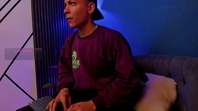 Snapshot of IAN_LEIN chatting on 11/25/25, 03:17 IAN LEIN online show from 11/25/25, 03:17