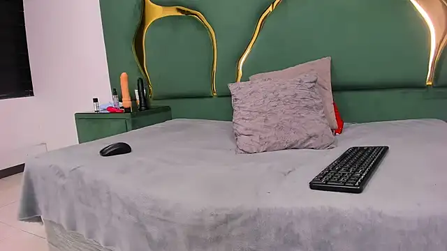 RoxanneBloom online show from 03/13/26, 04:08