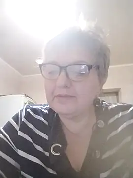 Snapshot of MillanaOcean chatting on 11/23/25, 04:18 MillanaOcean online show from 11/23/25, 04:18