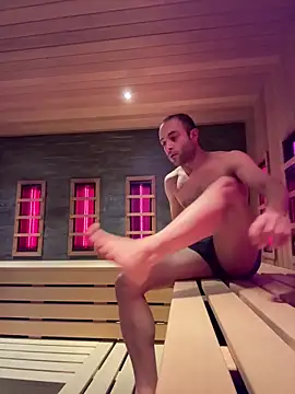 Snapshot of klkmam chatting on 12/21/25, 08:21 klkmam online show from 12/21/25, 08:21