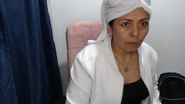 Paolahotty online show from 02/19/26, 02:40