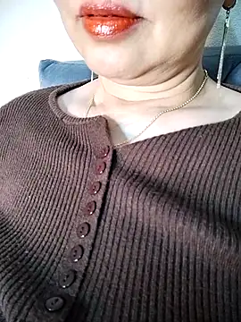 LisantLy online show from 11/25/25, 03:12