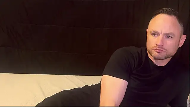 Snapshot of famous1tad chatting on 03/30/26, 02:01 famous1tad online show from 03/30/26, 02:01