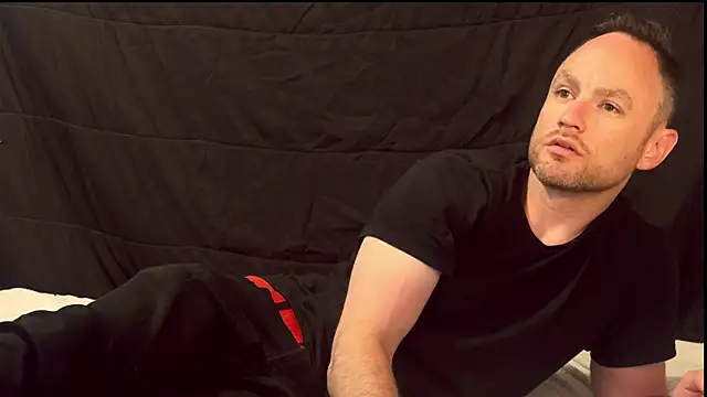 Snapshot of famous1tad chatting on 04/06/26, 06:42 famous1tad online show from 04/06/26, 06:42