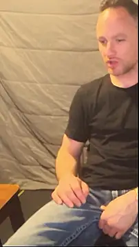 Snapshot of famous1tad chatting on 04/07/26, 10:59 famous1tad online show from 04/07/26, 10:59