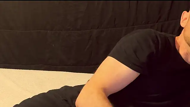 Snapshot of famous1tad chatting on 04/22/26, 01:41 famous1tad online show from 04/22/26, 01:41