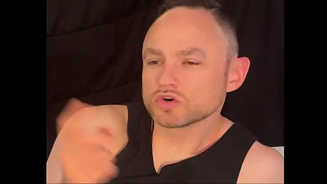 Snapshot of famous1tad chatting on 04/25/26, 11:13 famous1tad online show from 04/25/26, 11:13