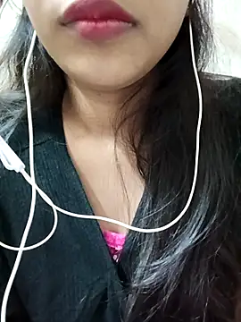 Snapshot of simmi02 chatting on 12/01/25, 07:41 simmi02 online show from 12/01/25, 07:41