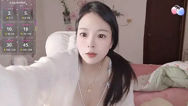 Snapshot of MissU_558 chatting on 04/05/26, 05:26 MissU 558 online show from 04/05/26, 05:26