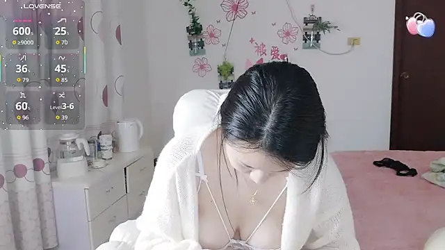 Snapshot of MissU_558 chatting on 04/16/26, 01:39 MissU 558 online show from 04/16/26, 01:39