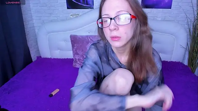 Snapshot of BrielleSummer4u chatting on 11/27/25, 02:24 BrielleSummer4u online show from 11/27/25, 02:24