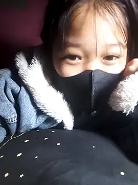 Snapshot of beba1100 chatting on 11/29/25, 02:31 beba1100 online show from 11/29/25, 02:31